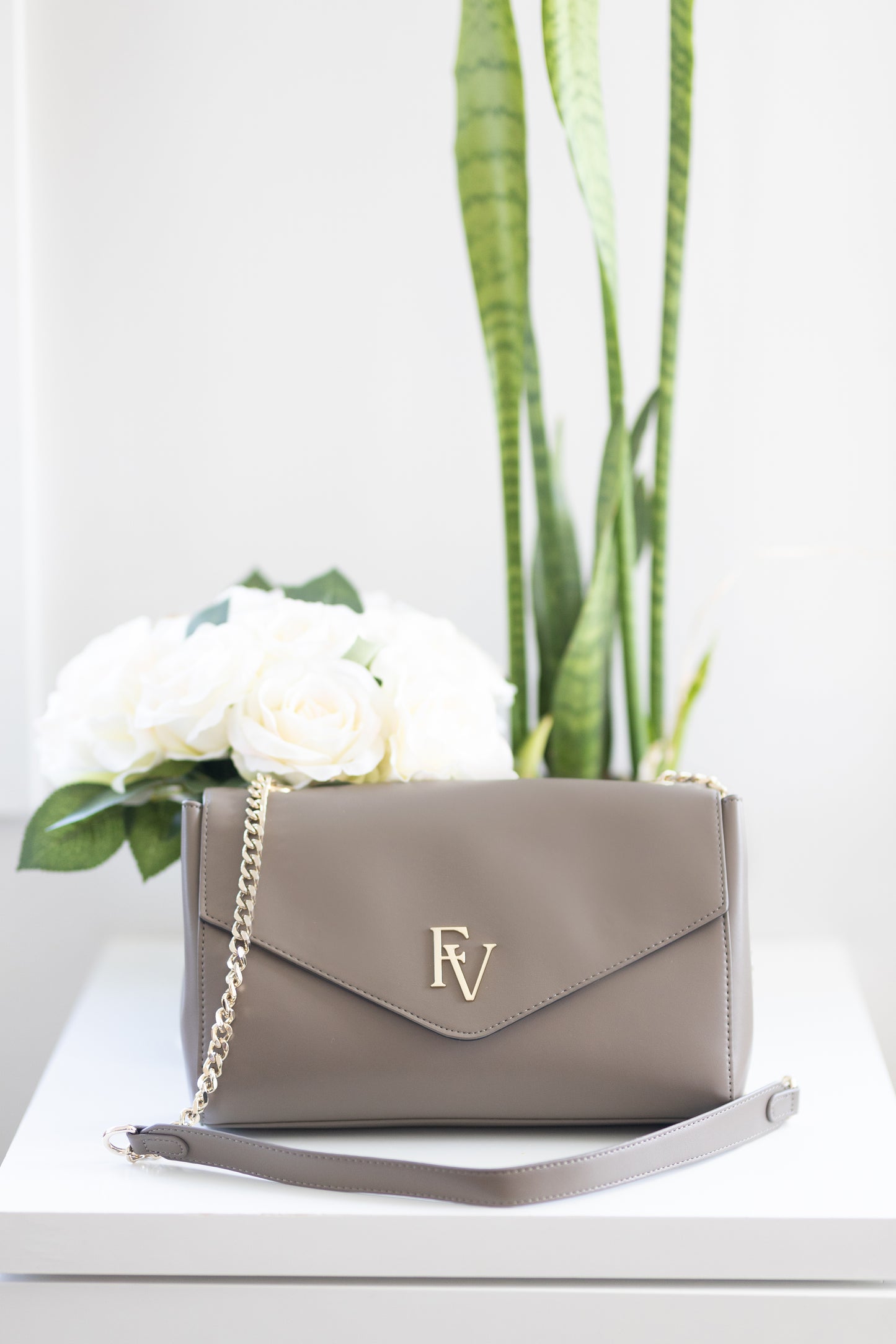 Sac à bandoulière, Collection Livianna, Taupe et noir