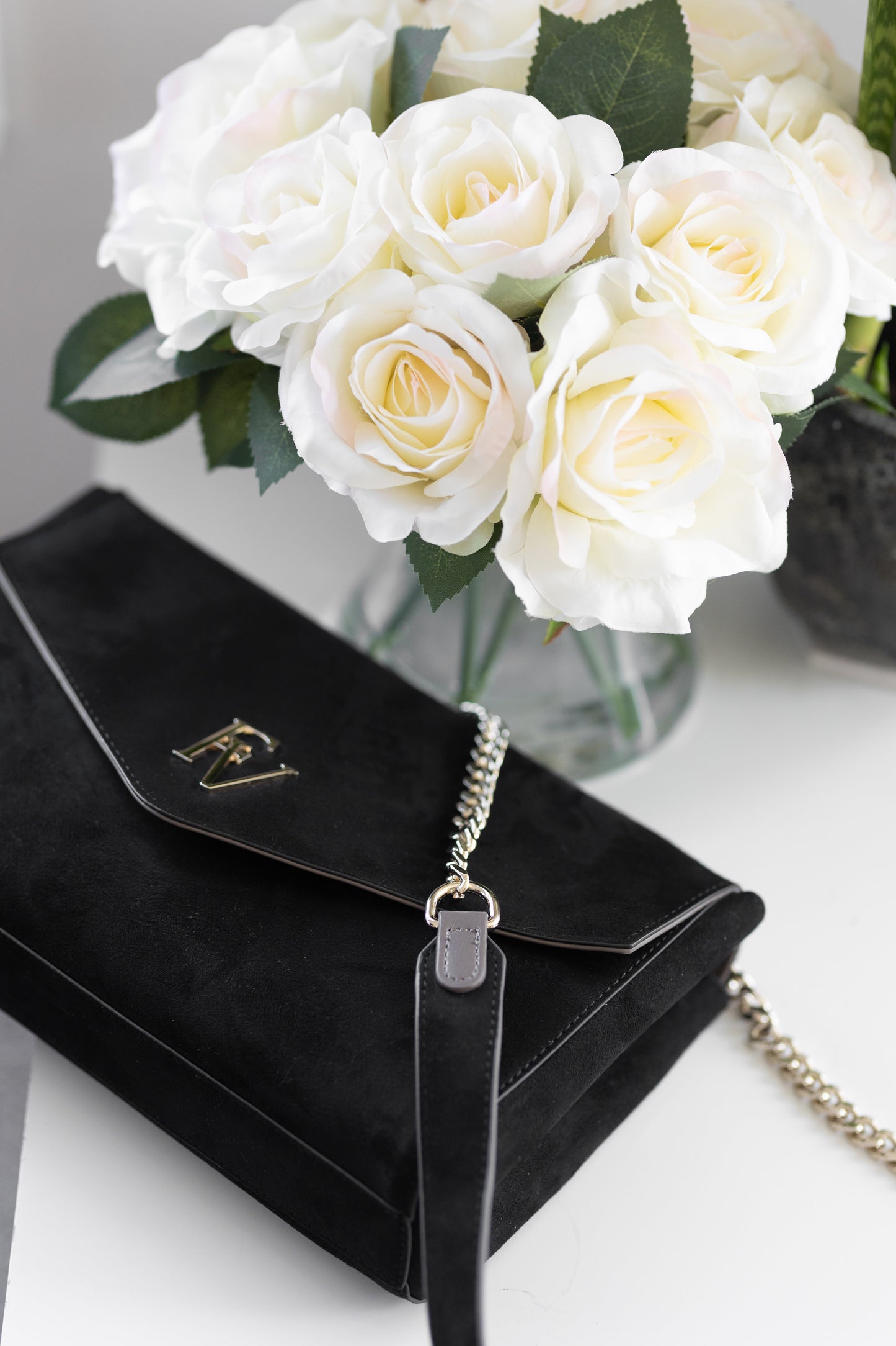 Sac à bandoulière, Collection Livianna, Taupe et noir