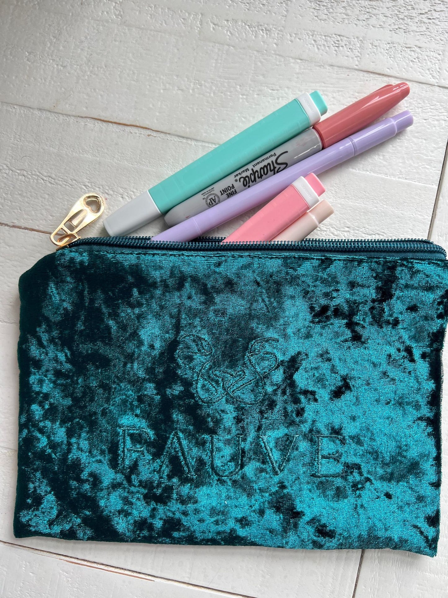 Pochettes en velours