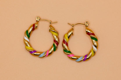 Boucles d'oreilles or torsadées colorées