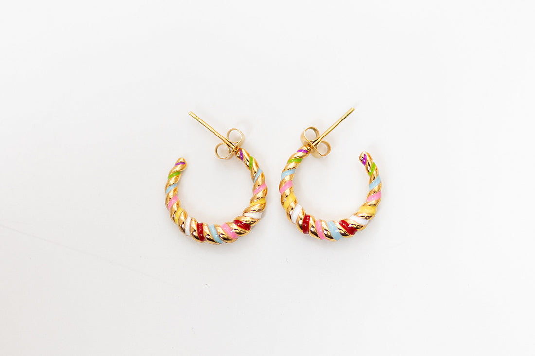 Boucles d'oreilles demie lune torsadées colorées